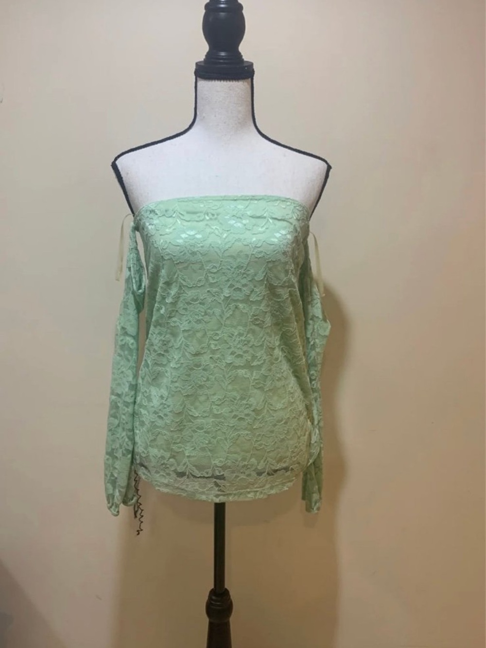 Tobi Mint Green Off-Shoulder Lace Blouse
